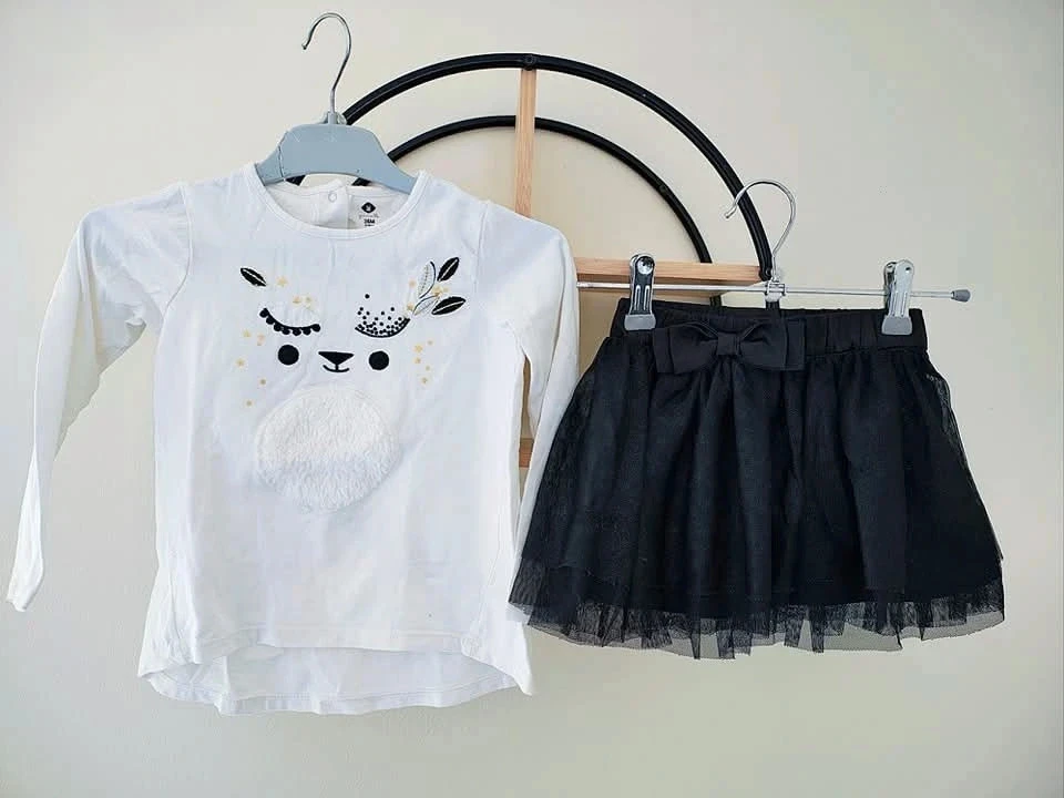 3 ans ensemble teeshirt Z et jupe tape a l'oeil